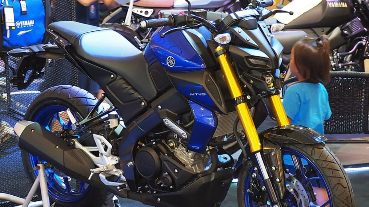 Yamaha MT 15 V2 Vs Yamaha R15 V4: कौन सी बाइक आपके लिए रहेगी सही?